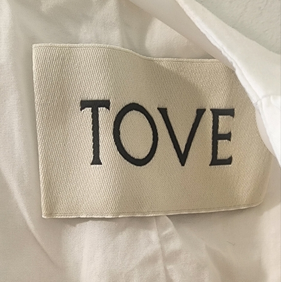 Tove White Sleeveless Top with Bow Detail, Size 34, Organic Cotton. - Picture 2 of 15